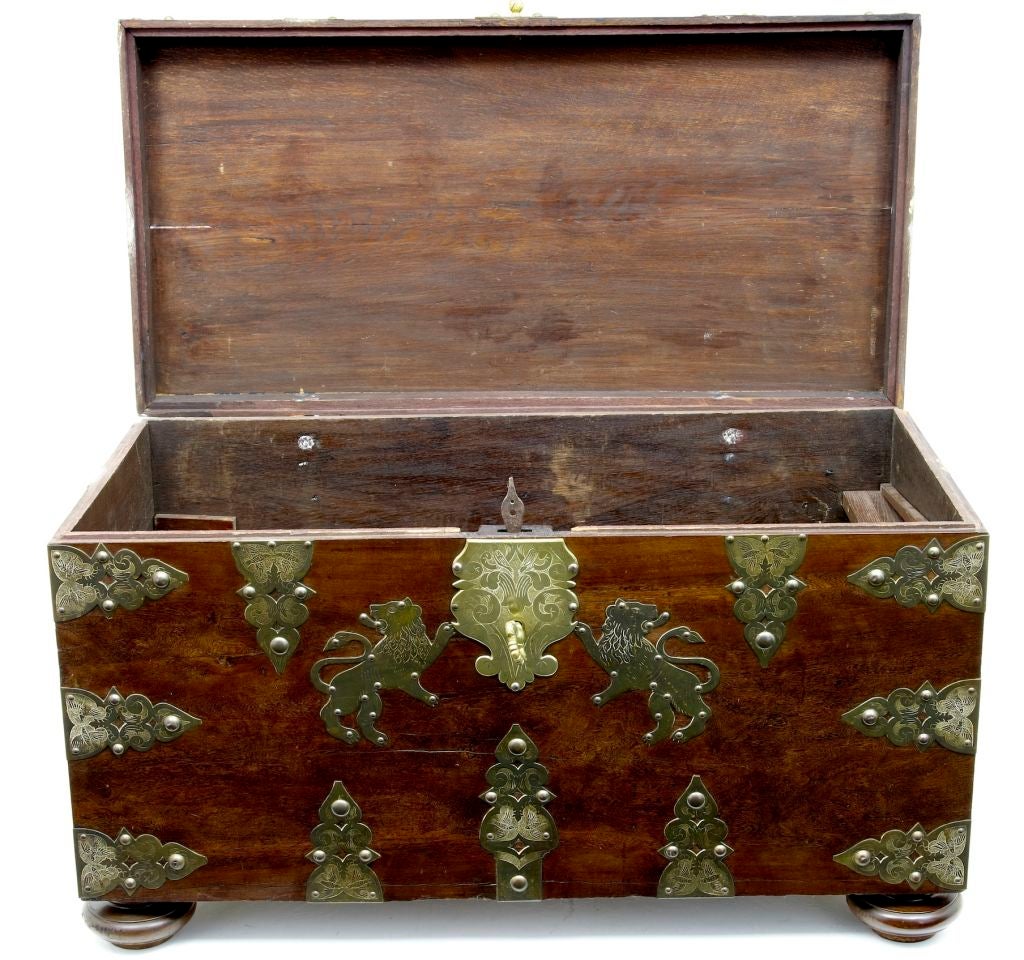 19TH CENTURY PORTUGUESE WALNUT COFFER / BOX