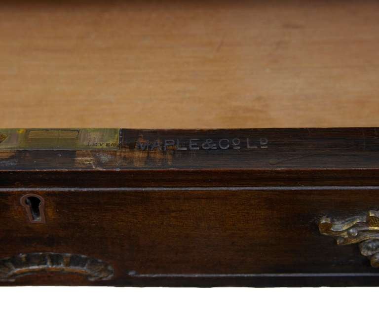 A Fine Maple & Co 1920's Mahogany Writing Desk Table In Excellent Condition In Debenham, Suffolk