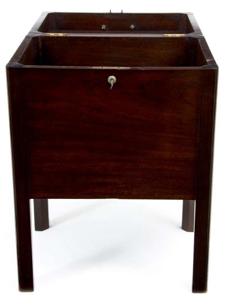 19th century mahogany wine cooler English 

Measurements: 
Height 23 1/2 
depth 13 in. (33 cm) 
width/length 17 in. (43 cm).