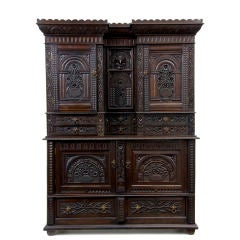 VICTORIAN HEAVILY CARVED OAK BREAK FRONTED CUPBOARD