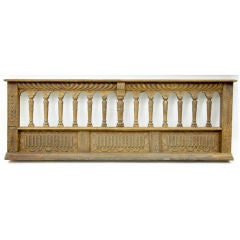 EARLY 17TH CENTURY SECTION OF OAK CARVED CHURCH RAILS