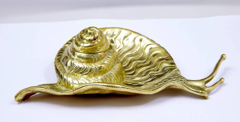19th Century Art Nouveau Novelty Brass Snail Ink Well In Good Condition In Debenham, Suffolk