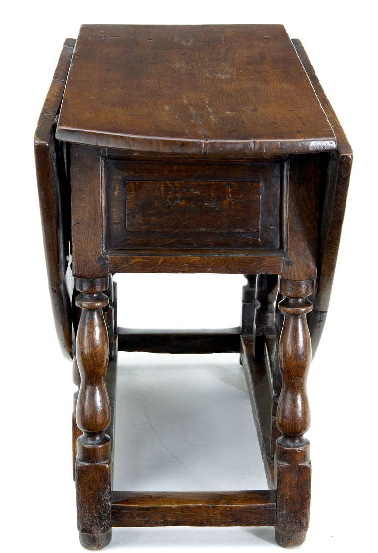 18th Century Antique Country Oak Gateleg Table In Excellent Condition In Debenham, Suffolk