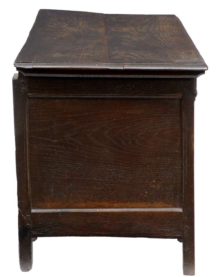 English 17th Century Antique Jacobean Arcaded Small Oak Coffer