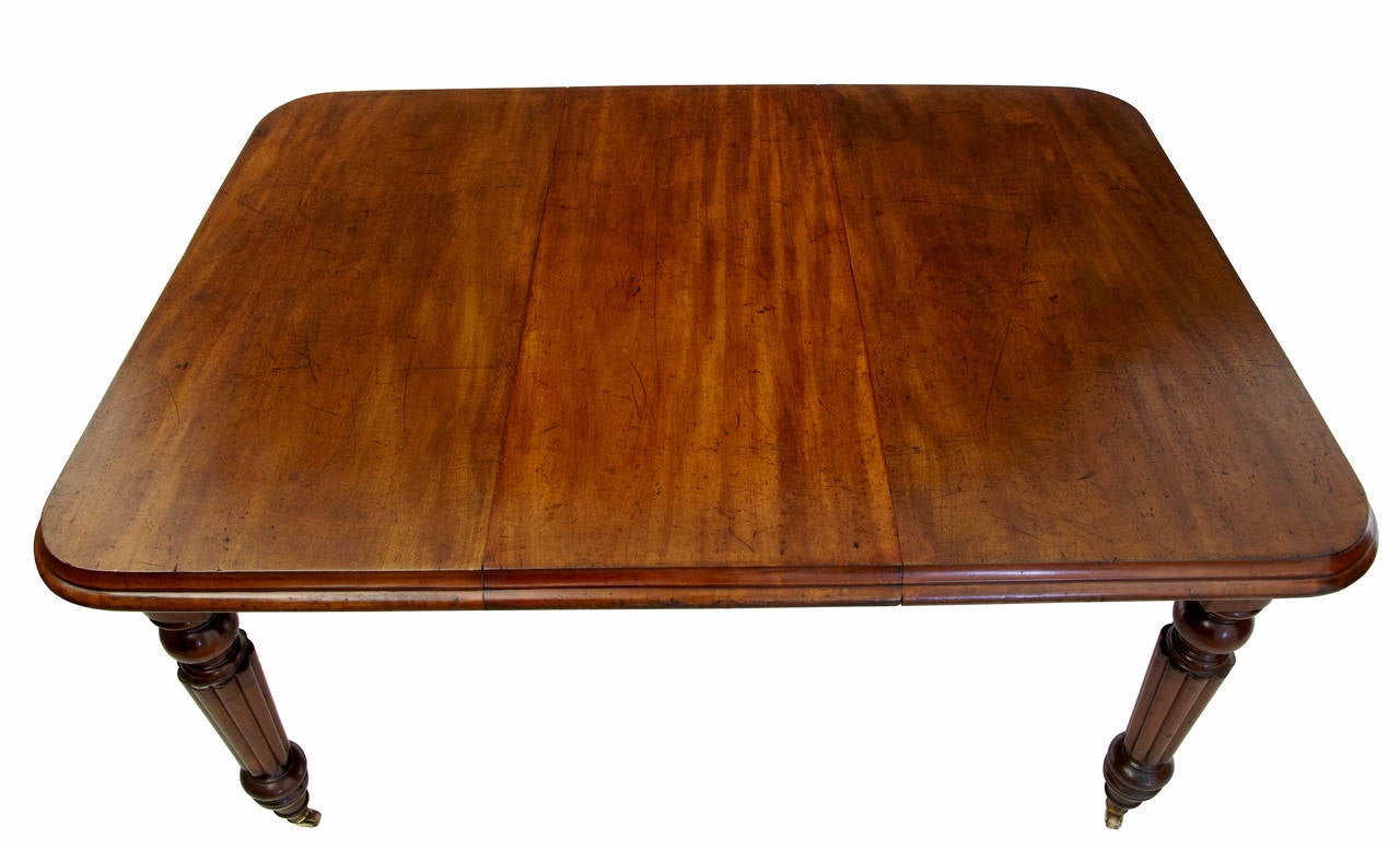 Woodwork 19th Century Victorian Mahogany Extending Dining Table