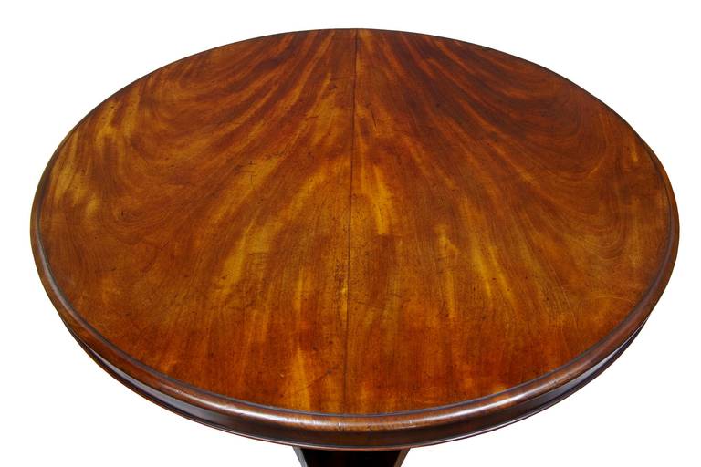 19th Century William IV Flame Mahogany Breakfast Table