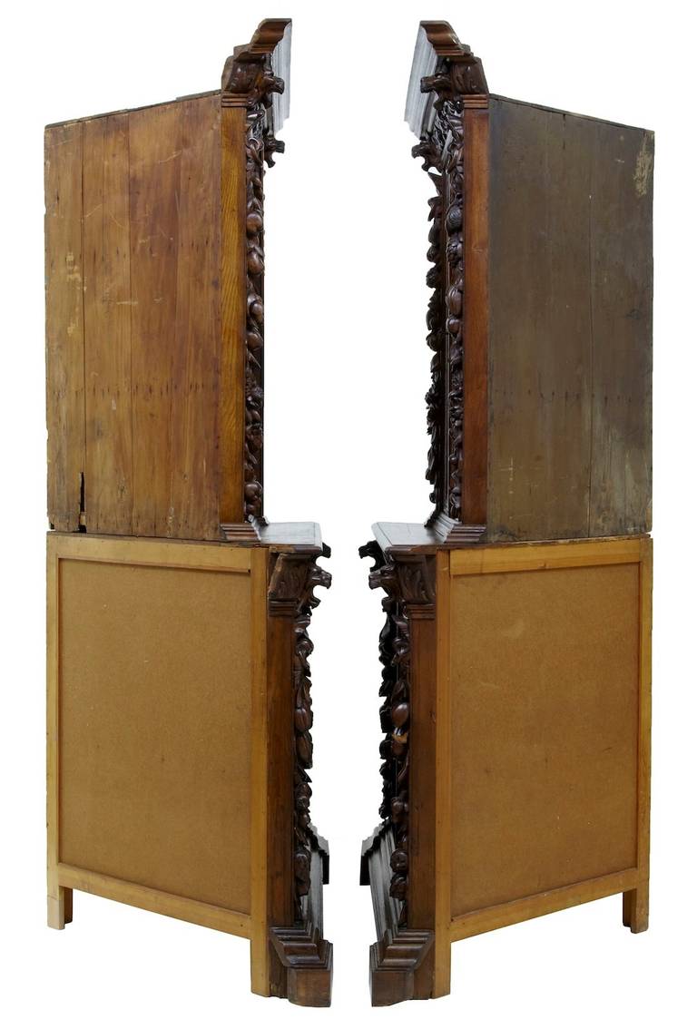 Pair of 19th Century Flemish Carved Oak Corner Cupboards Cabinets In Good Condition In Debenham, Suffolk