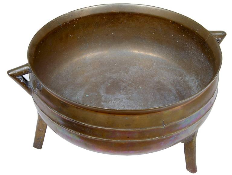 Fine quality Swedish bowl which we believe is bronze, Aesthetic Movement in shape. Engraved with the initials pi.

Stunning patina.

Measures: Height 8 1/2