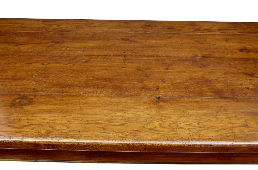 ENGLISH SOLID OAK FARMHOUSE TABLE SEATS 10-12, BEAUTIFUL COLOUR.