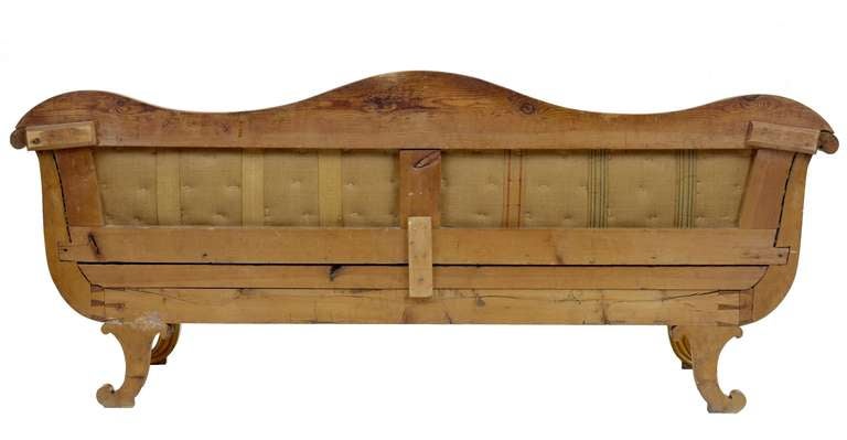 19th Century Swedish Birch Sofa Settee Cornucopia Carved In Excellent Condition In Debenham, Suffolk