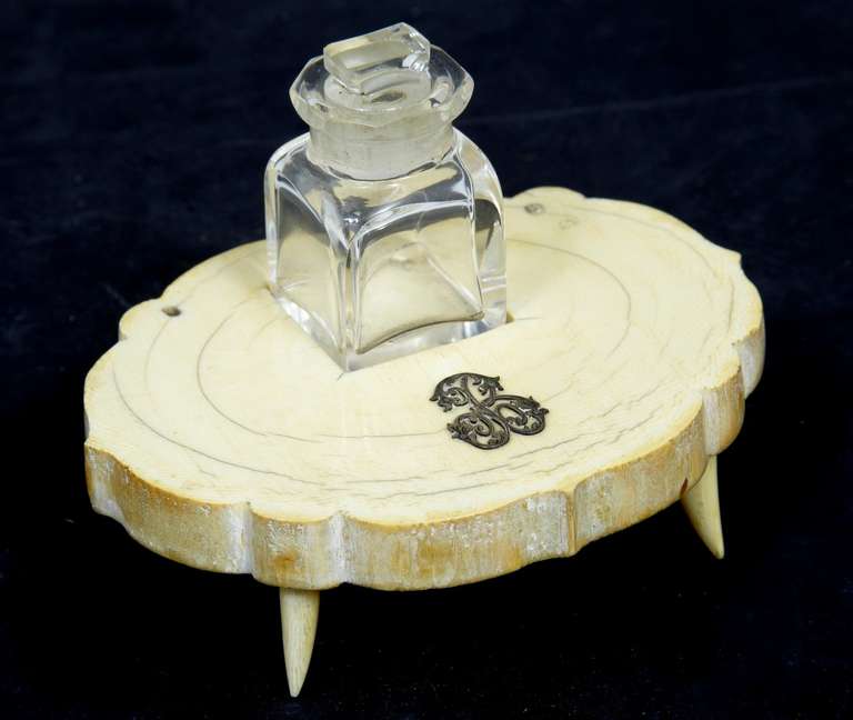 Top Quality Regency Ink Stand, With A Either A 'b' Or And 'r' Letter. Stands On 4 Feet, Single Ink Bottle.