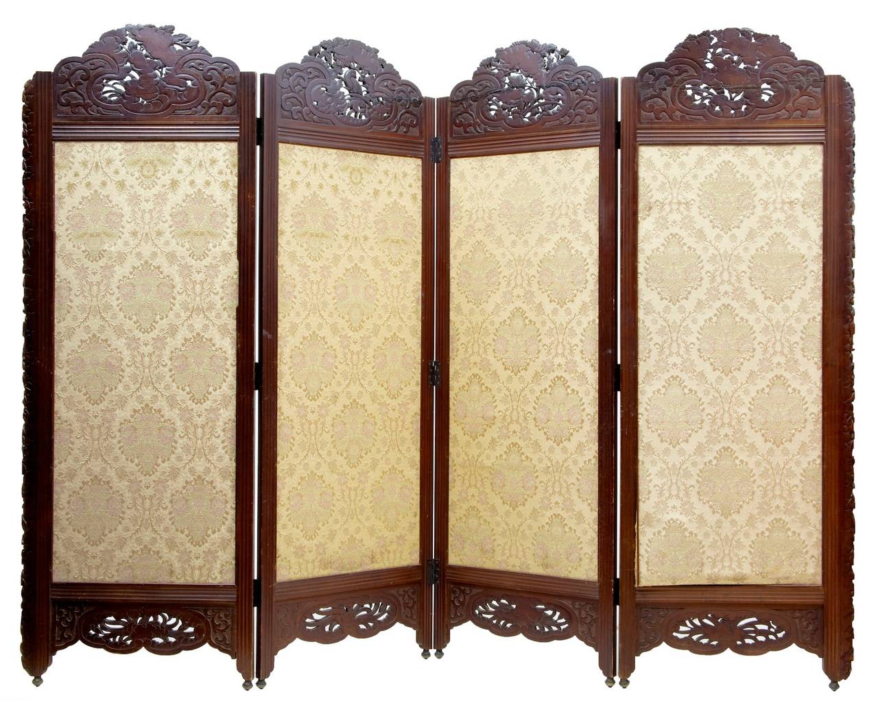 Fine quality 4 part screen circa 1900 

Featuring applied embroidery to green background. 

Carved at the tops showing birds amoung flowers. 

Stands on ball castors making it easy to move about. 

Height: 80