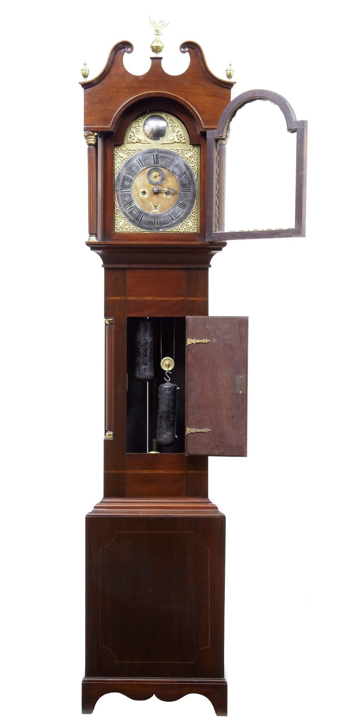 Excellent quality clock by renowned London maker William Underwood, circa 1760. 

Second hand dial and date. Original wind on arm. 

Stringing all round outer edge, featuring a inlaid urn on the door.

Working, but we recommend that this clock
