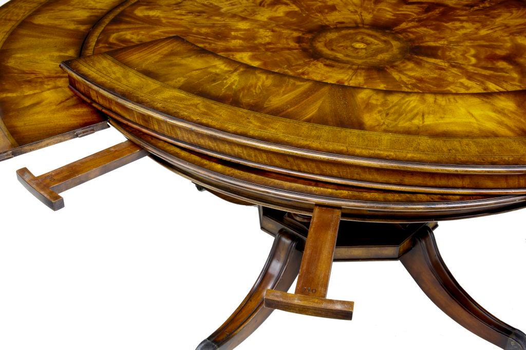 English Large Walnut Jupe Table With 5 Leaves Seats 10