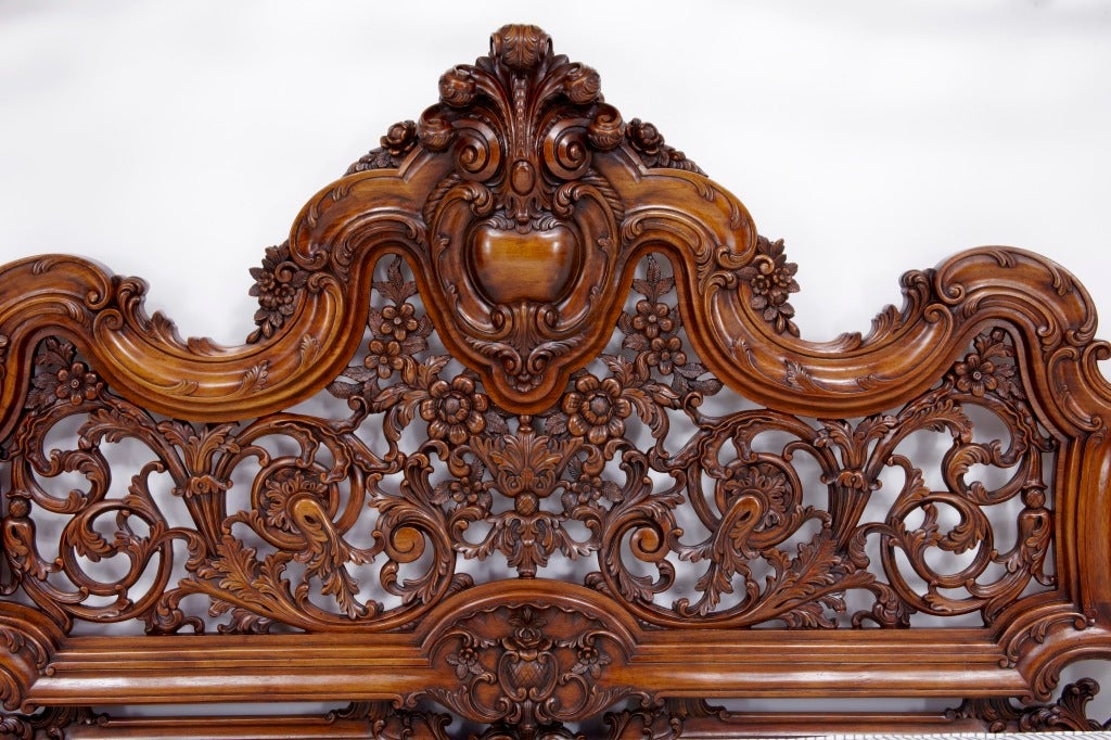 rococo canopy bed