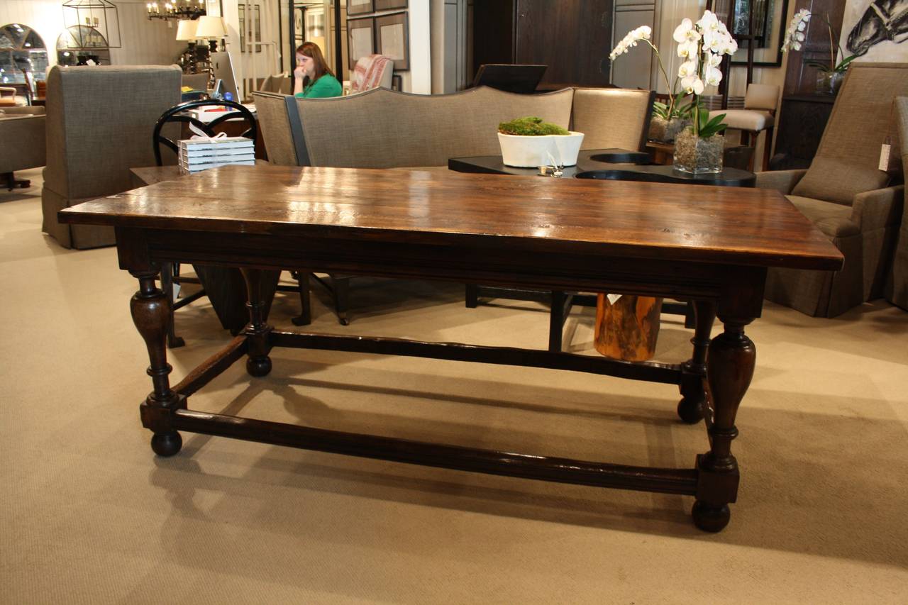 Table in oak,
circa 1900.