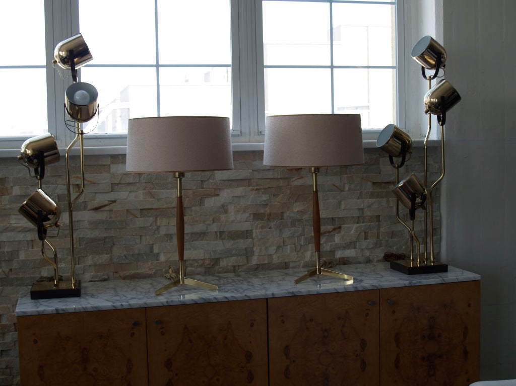 Pair of Two Mid-Century Brass and Wood Tripod Table Lamps For Sale 1