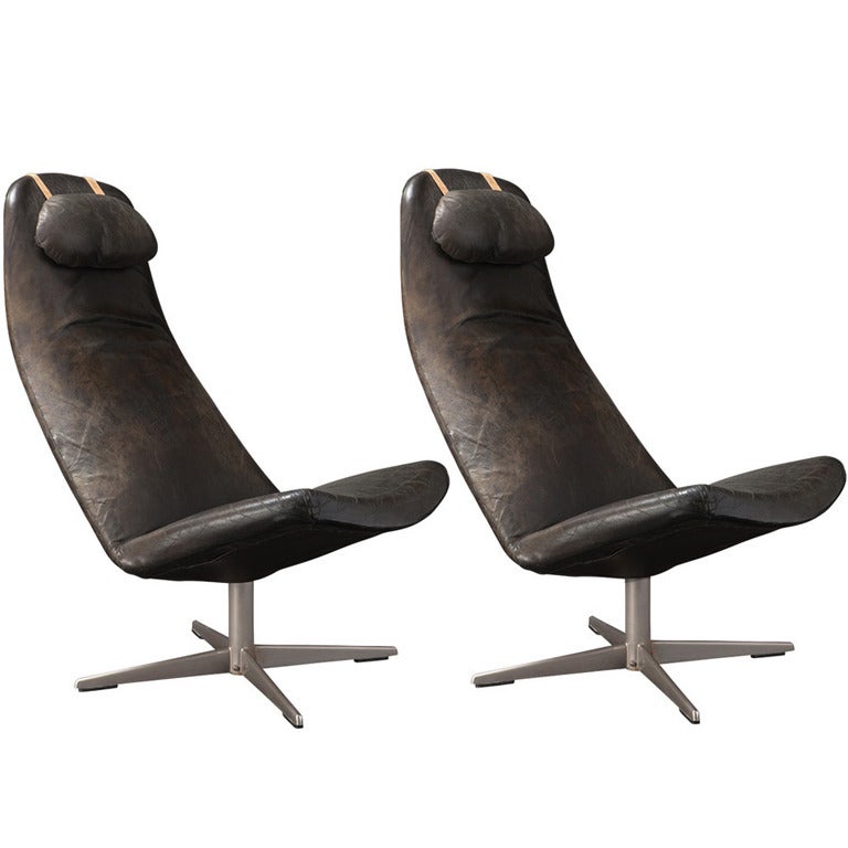 Pair of “Contourett Roto” Lounge Chairs