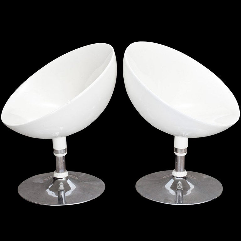 Fiberglass Molded Moderne Swivel Chairs