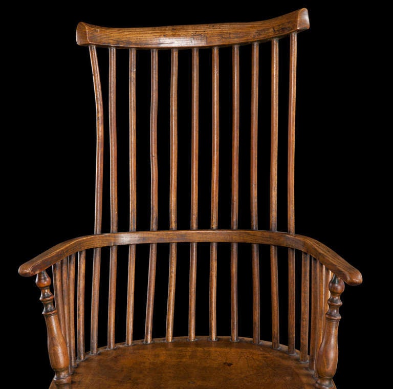 18th Century and Earlier Comb Back Windsor Chair