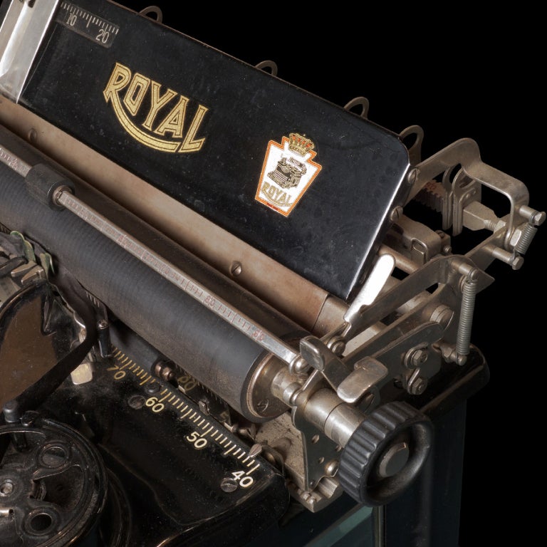 Metal Early 20th century American Typewriter: Royal 
