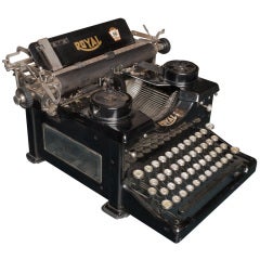 Antique Early 20th century American Typewriter: Royal "10"