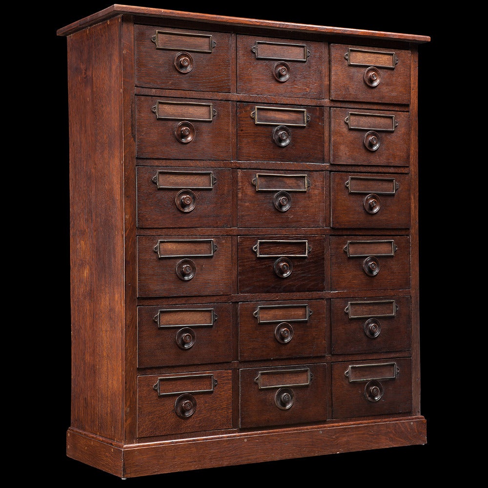 Oak Apothecary Chest In Good Condition In Culver City, CA