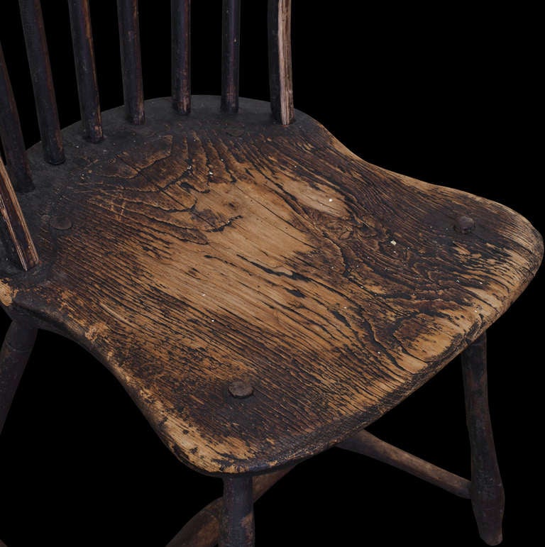 Bow Back Windsor Dining Chairs In Distressed Condition In Culver City, CA