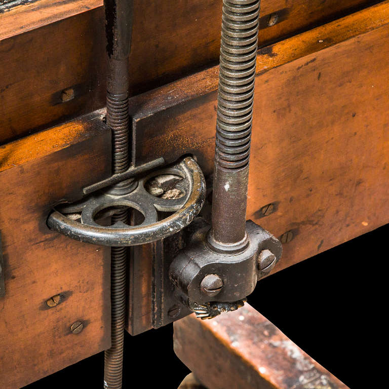 English 19th Century Studio Easel 1