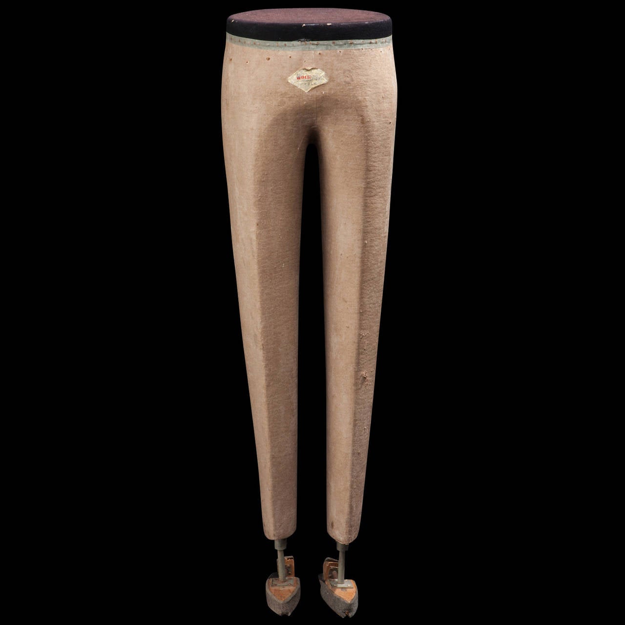 Unusual Mannequin Legs In Good Condition In Culver City, CA