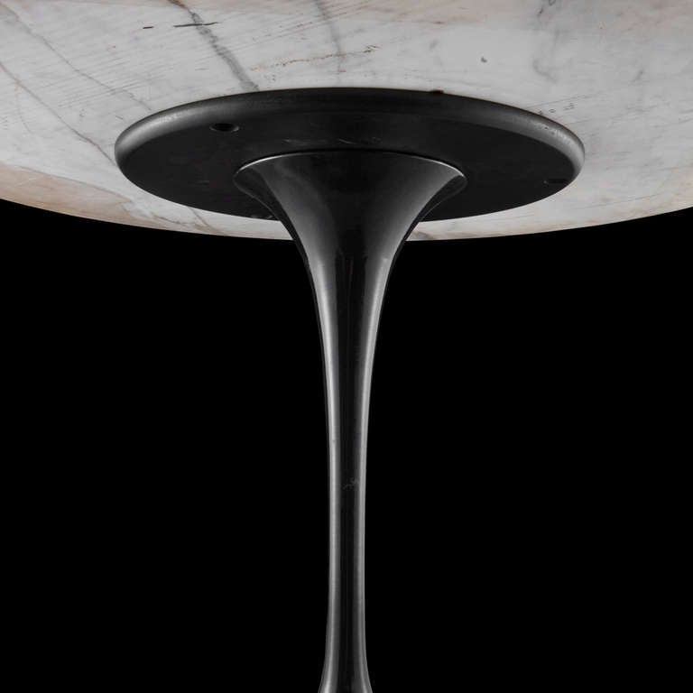 Late 20th Century Round Marble Knoll Table with Black Base