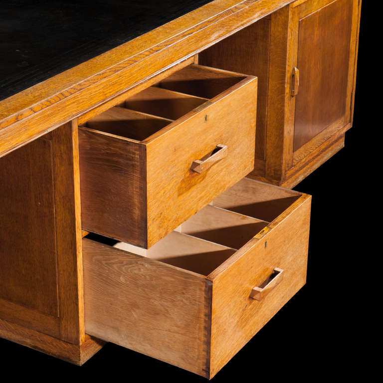 Monumental Oak Partners Desk In Fair Condition In Culver City, CA