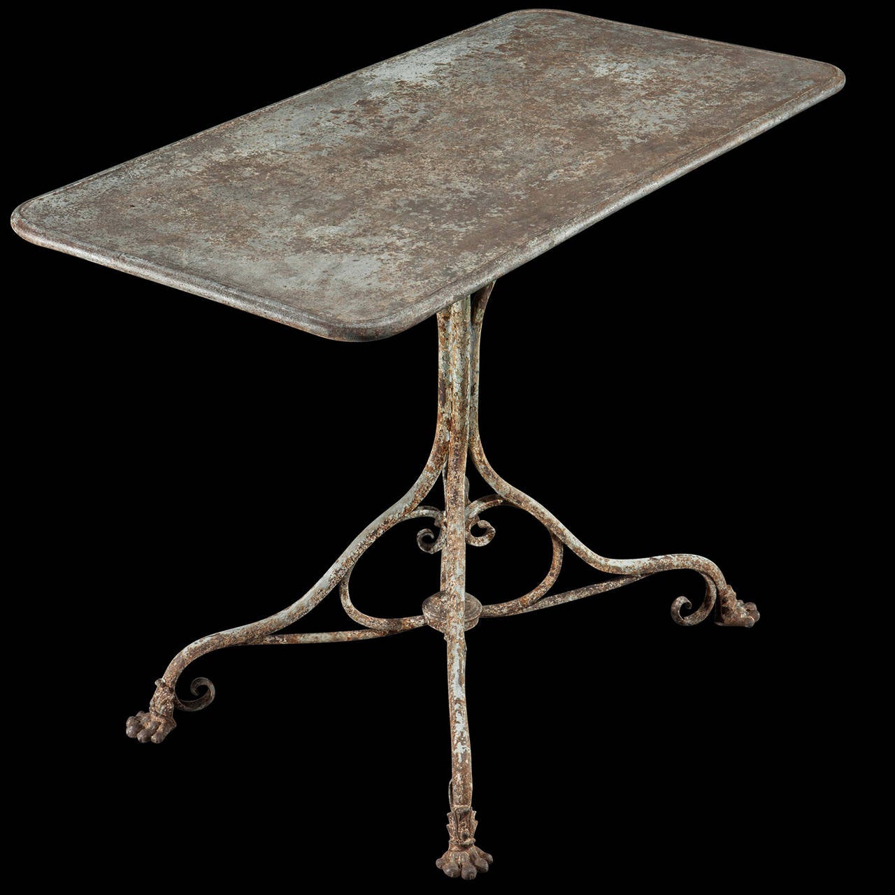 Cast Iron Garden Table In Distressed Condition In Culver City, CA