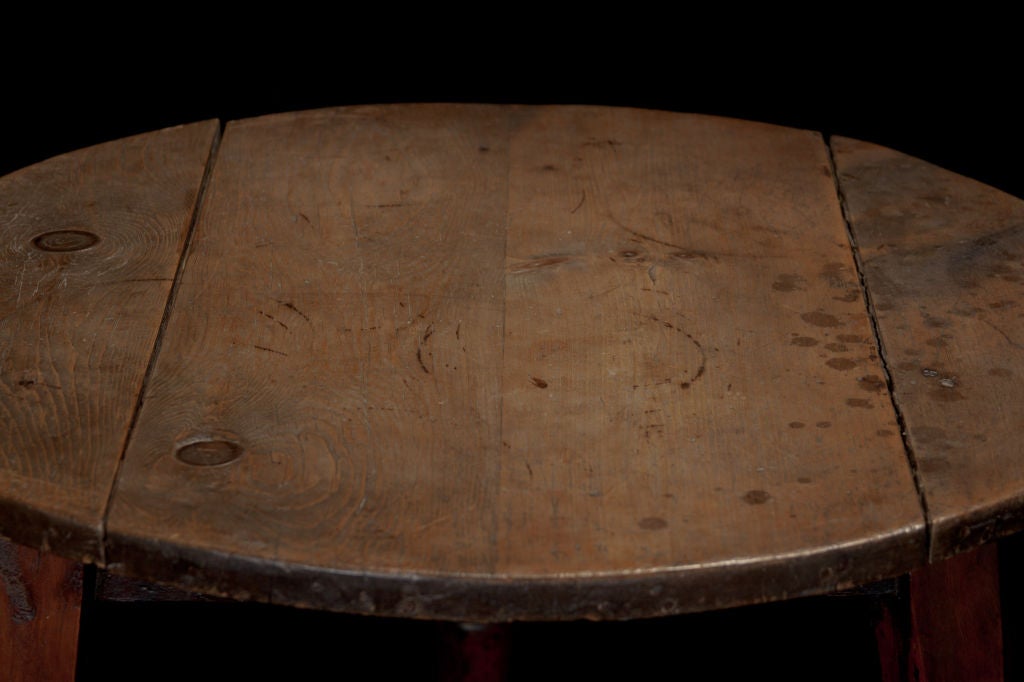 Cricket Table With Lower Storage Shelf