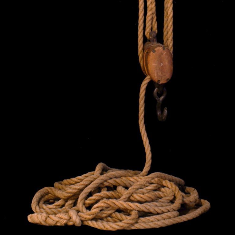 Wooden pulley with original rope. 4