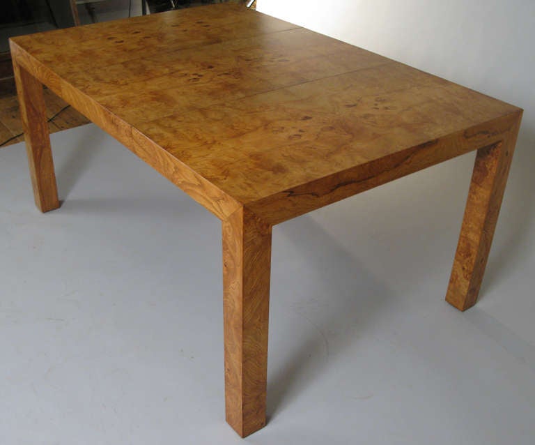 Vintage Modern Burled Parsons Extension Dining Table by Milo Baughman In Excellent Condition In Hudson, NY