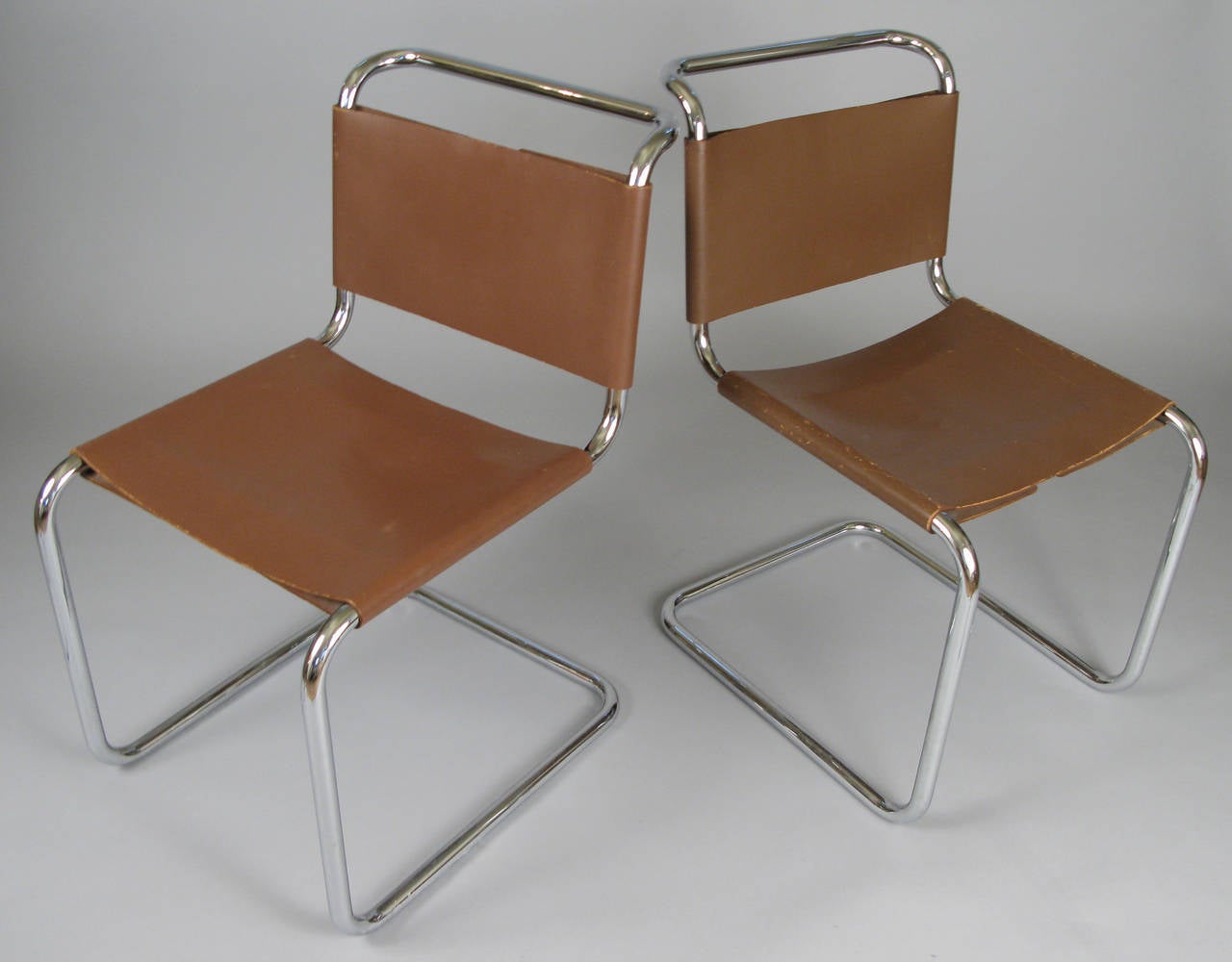 Mid-Century Modern Pair of 1950s Italian Chrome and Leather Chairs
