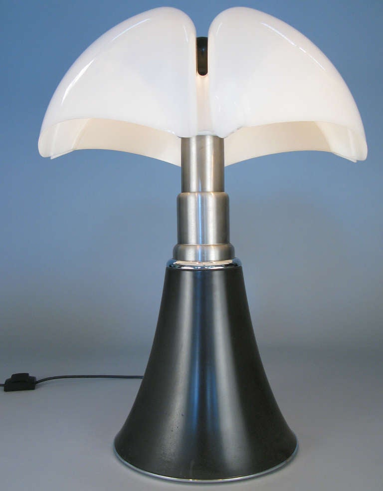 Mid-Century Modern Pair of Vintage Pippistrello Lamps by Gae Aulenti