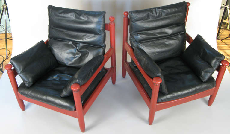 Pair of Danish Oak and Leather Lounge Chairs In Excellent Condition In Hudson, NY