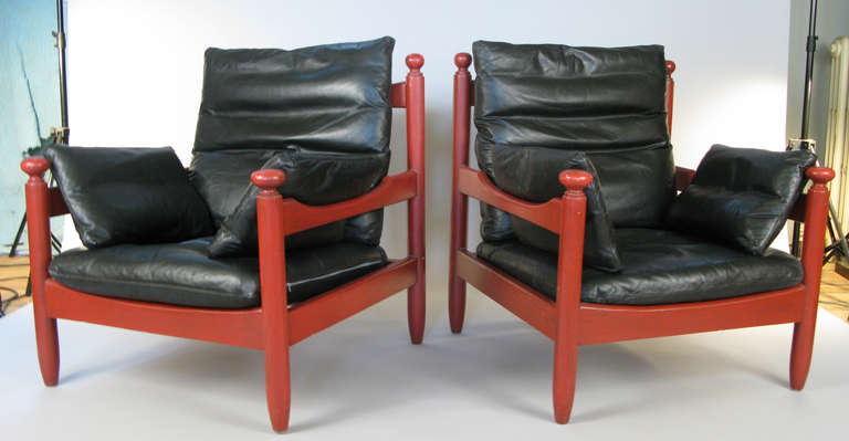 Mid-20th Century Pair of Danish Oak and Leather Lounge Chairs