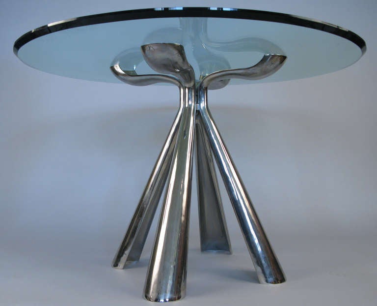 Sculptural Italian Table by Vittorio Introini for Saporiti Italia In Excellent Condition In Hudson, NY