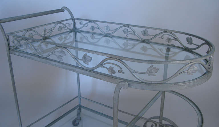 Vintage Wrought Iron Bar Cart by Woodard In Excellent Condition In Hudson, NY