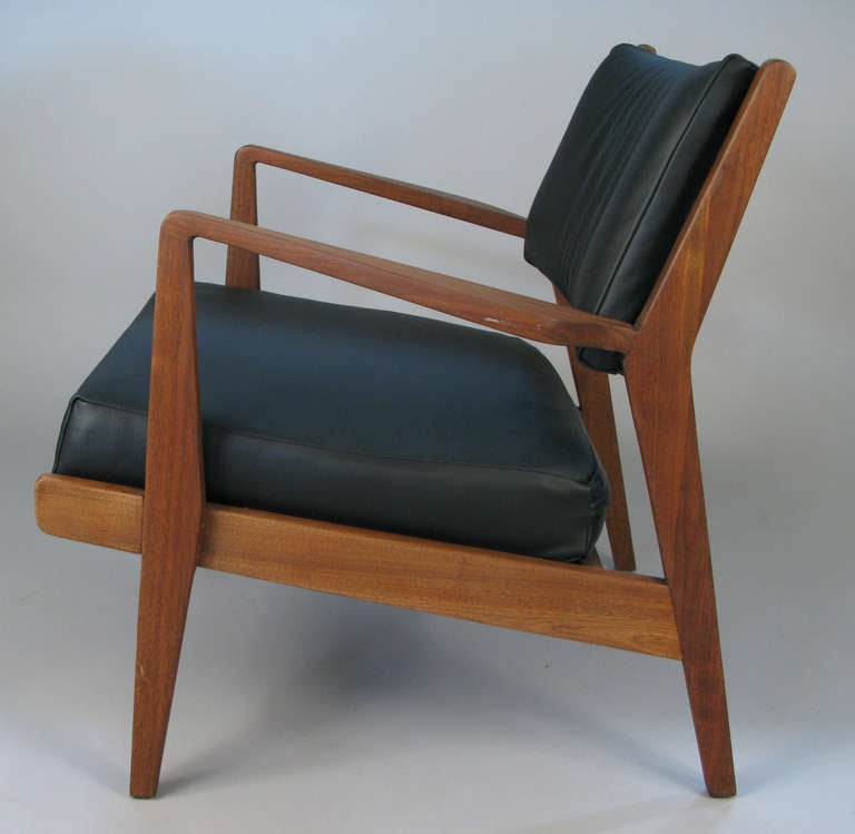 Pair of Walnut & Leather Lounge Chairs by Jens Risom 1