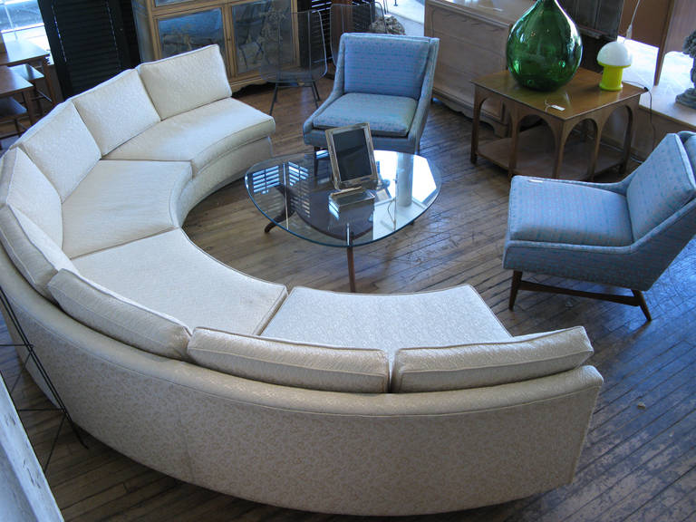 Circular Curved Sectional Sofa by Milo Baughman In Excellent Condition In Hudson, NY