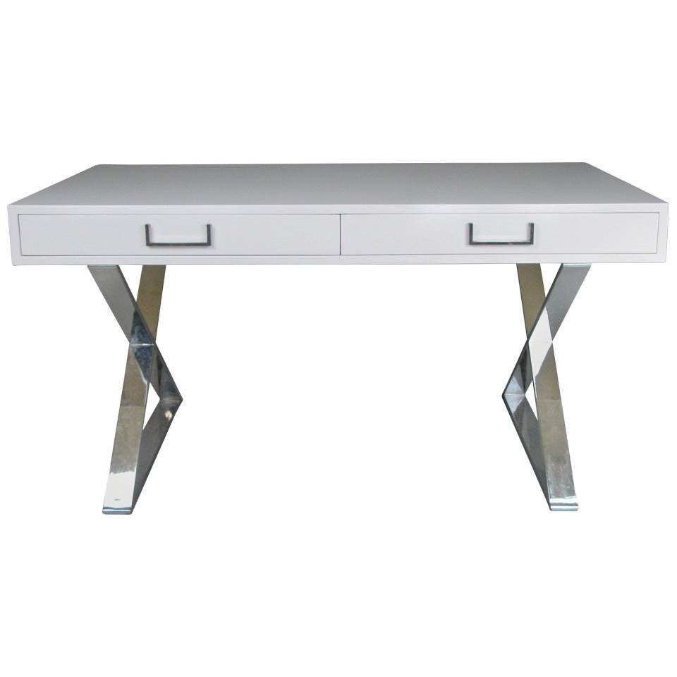 Bureau moderne des années 1970 à base en X en chrome:: signé Milo Baughman