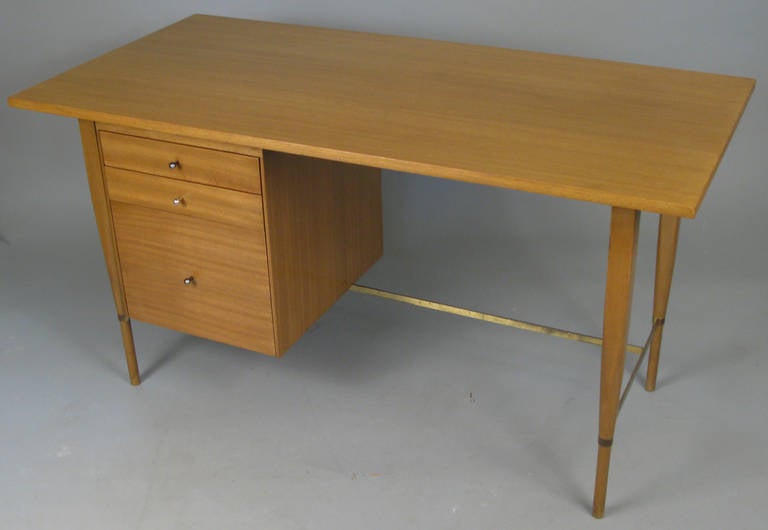 Classic Modern Writing Desk by Paul McCobb In Excellent Condition In Hudson, NY