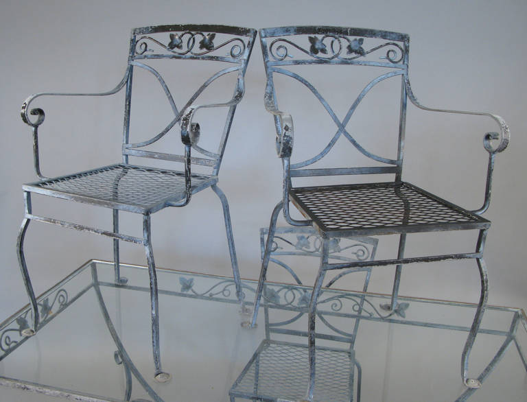 Elegant Vintage Wrought Iron Garden Dining Set by Salterini In Good Condition In Hudson, NY