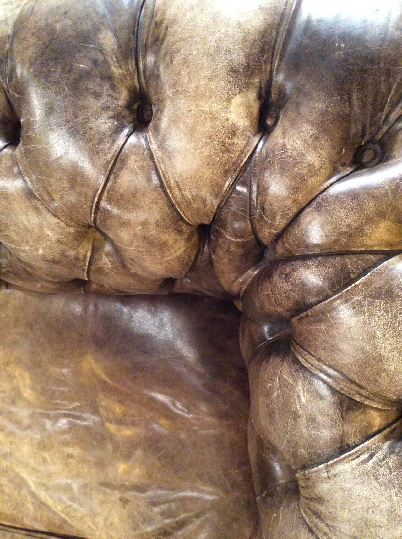 Vintage Tufted Leather Chesterfield Sofa In Good Condition In Hudson, NY