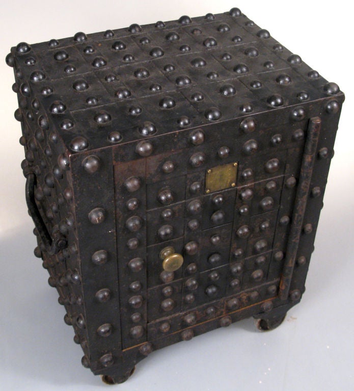 Exceptional Antique Cast Iron Hobnail Safe In Excellent Condition In Hudson, NY