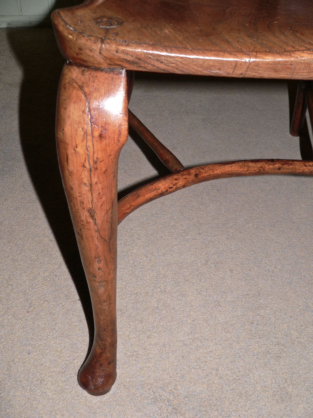 English 18th Century Gothic Windsor Chair in Yew and Elm 1